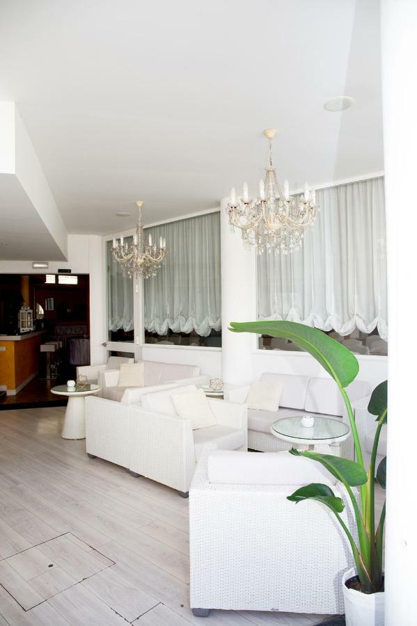 Hotel Iva Diano Marina Bagian luar foto